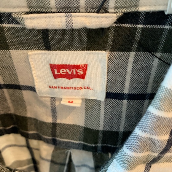 Levi’s Button Up Shirt - Picture 2 of 5